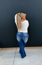 Load image into Gallery viewer, Rebel Distressed Jeans