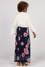 Load image into Gallery viewer, Agnes &amp; Dora™ S|M Essential Maxi Skirt Graphic Peony Print